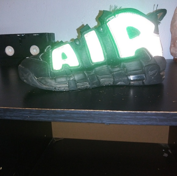 Nike air uptempos glow holographic - Picture 2 of 5